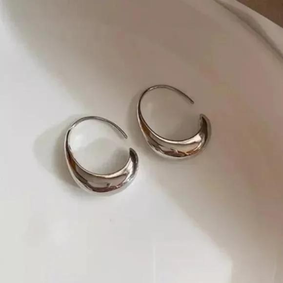 NEW 925 STERLING SILVER HOOP EARRINGS, NICE EARRINGS, CUTE EARRINGS - Picture 3 of 4